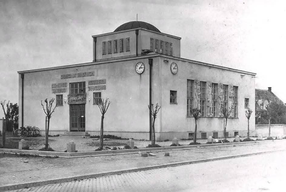 Obecná radnica v Prievoze na historickej fotografii